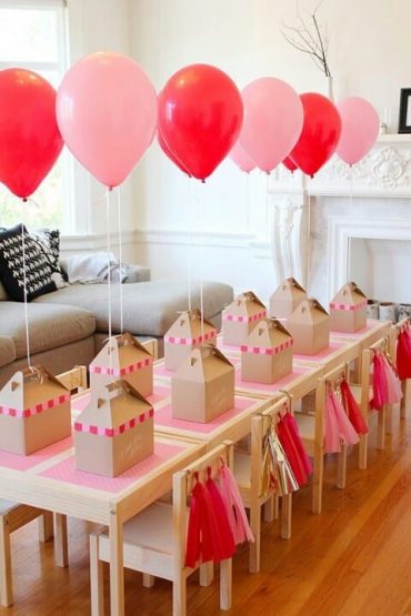 What’s the best decorations for a children’s party?
